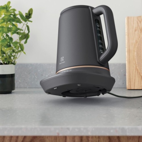 Электрочайник Electrolux E7K1-6BP
