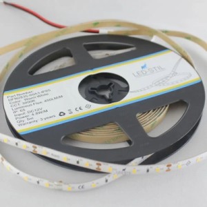 Світлодіодна стрічка LED-STIL 3000K 4,8 Вт/м 2835 60 діодів IP65 12 Вольт 400 lm (DFN2835-60A3-IP65)