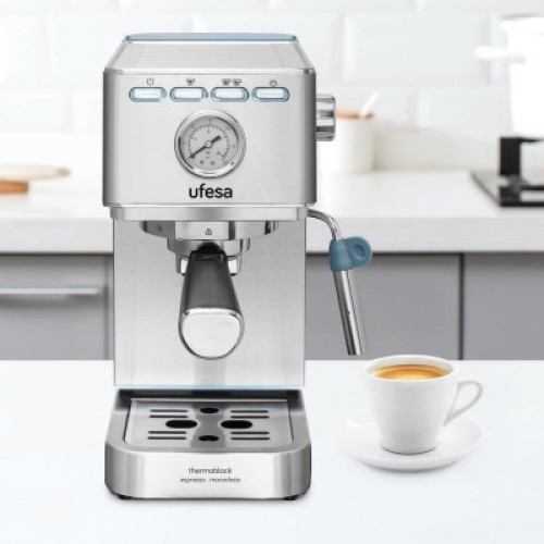 Рожковая кофеварка эспрессо Ufesa CE8030 (71705063)