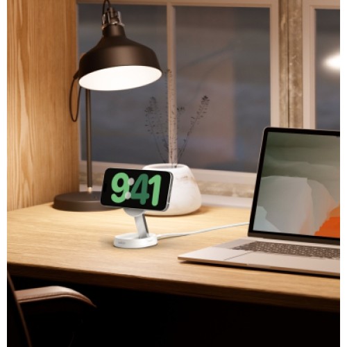 Зарядное устройство Belkin 15W Magnetic Stand Qi2 white (WIA008BTWH)