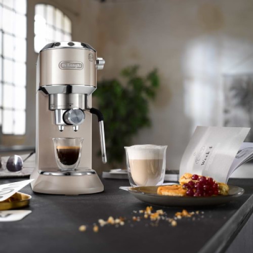 Рожковая кофеварка эспрессо DeLonghi EC 885 BG