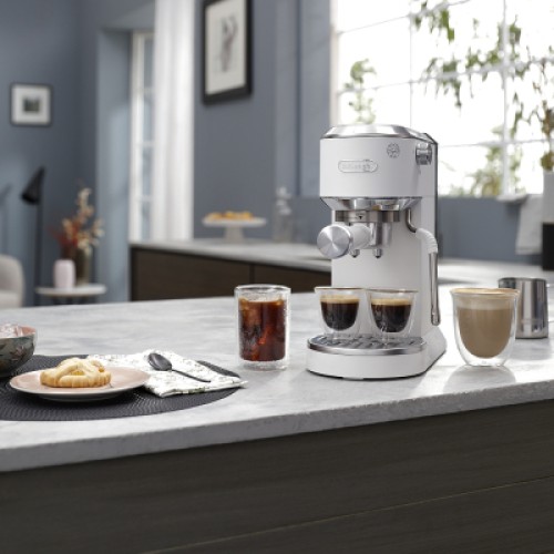Рожковая кофеварка эспрессо DeLonghi EC 890.WI