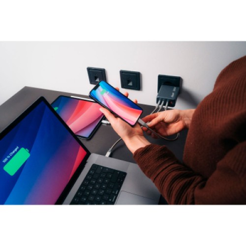 Зарядное устройство Verbatim GaN 200 W 4 ports (2xUSB-C-100 W,USB-C-65 W /USB-A -3.0) (32204)