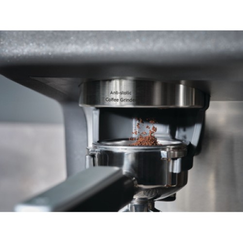 Рожковая кофеварка эспрессо Electrolux E8EC1-8BP