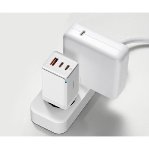 Зарядное устройство Baseus 2xUSB-C 65W + 1xUSB GaN + cable USB-C to USB-C 100W 1.0m white (CCGP120202) Зарядное устройство Baseus 2xUSB-C 65W + 1xUSB GaN + cable USB-C to USB-C 100W 1.0m white (CCGP120202)