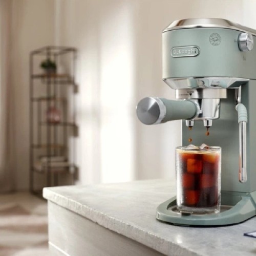 Рожковая кофеварка эспрессо DeLonghi EC 890 GR