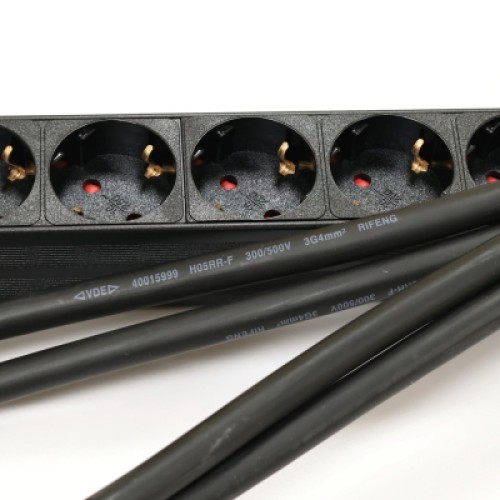 Силовой блок 0U 24 роз. нем. станд., 32А, с индикат., шнур 3х4мм2, 3 м Kingda (KD-PDU-EU-1U-24P)