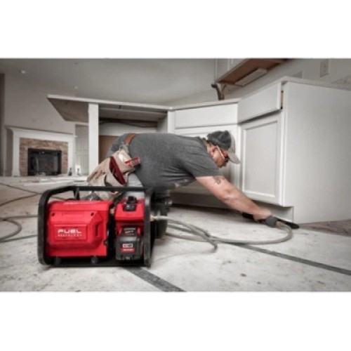Компрессор Milwaukee M18 FAC-0 бак 9,5л (Без АКБ и ЗУ) (4933472166) Компрессор Milwaukee M18 FAC-0 бак 9,5л (Без АКБ и ЗУ) (4933472166)