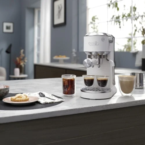 Ріжкова кавоварка еспресо DeLonghi EC 890.WI